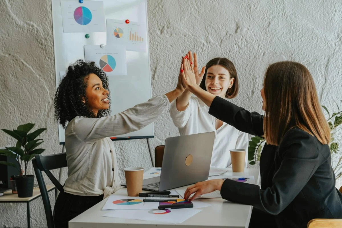 ¡Éxito en Equipo! Celebrando Nuestros Logros Trabajo en Equipo: ¡Victoria Asegurada!