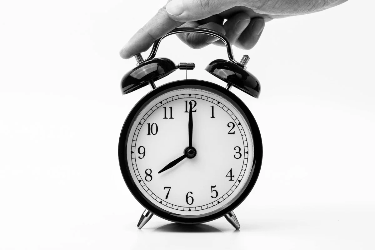 Reloj representando la limitación de los horarios en las ventas